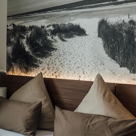 בורקום Strandhotel Hohenzollern מראה חיצוני תמונה