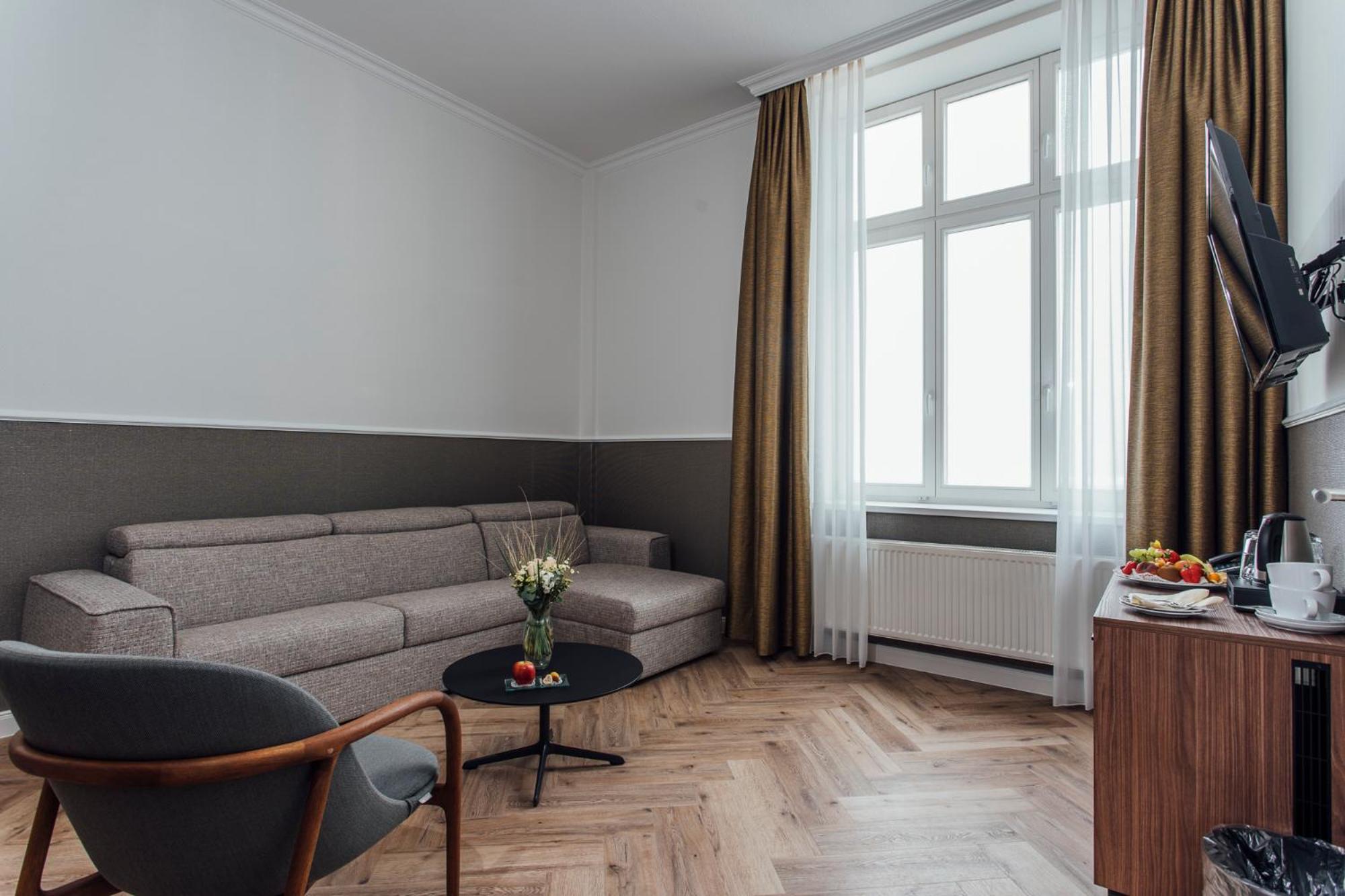 בורקום Strandhotel Hohenzollern מראה חיצוני תמונה